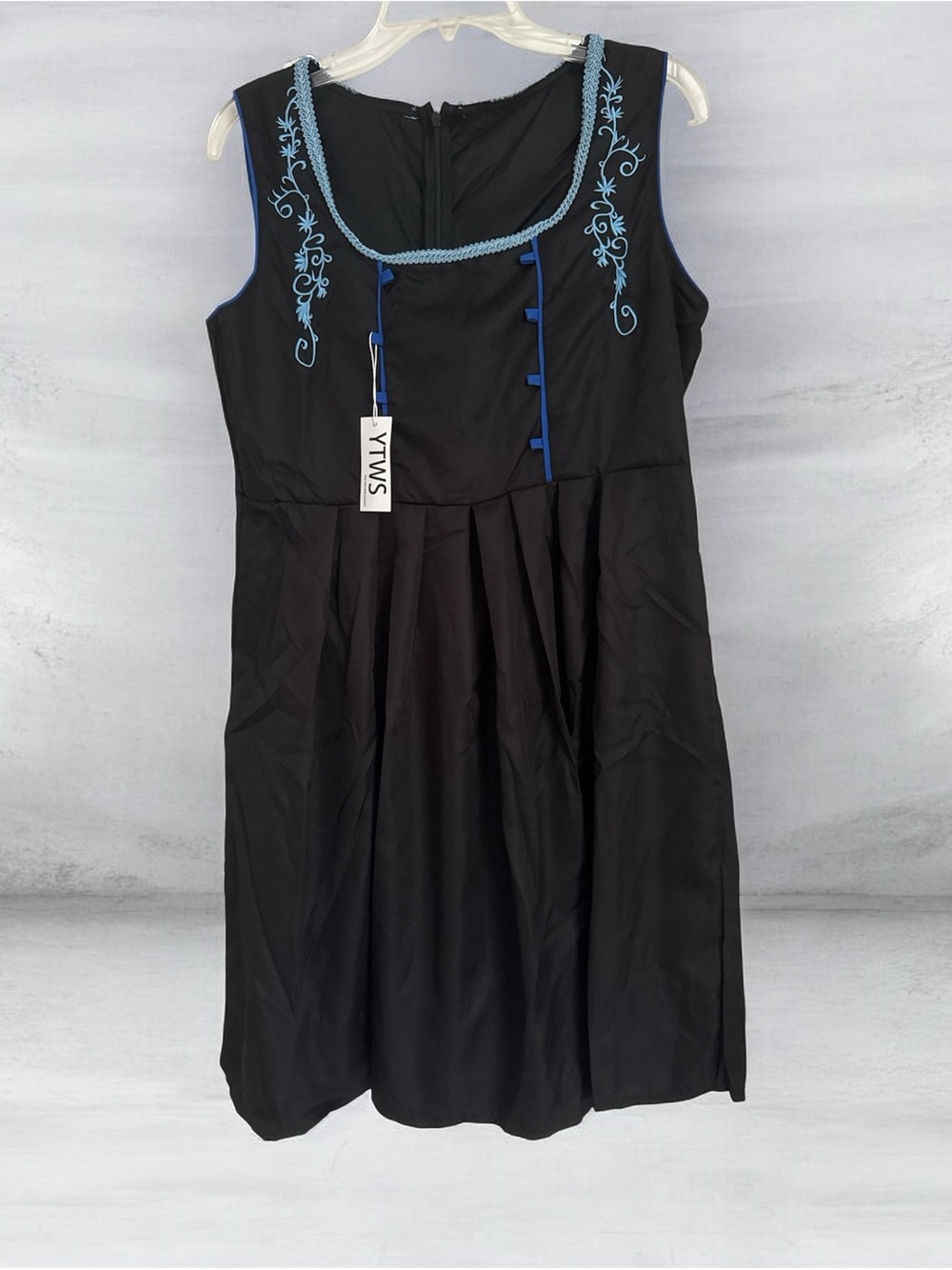 NWT YTWS Oktoberfest dress size L